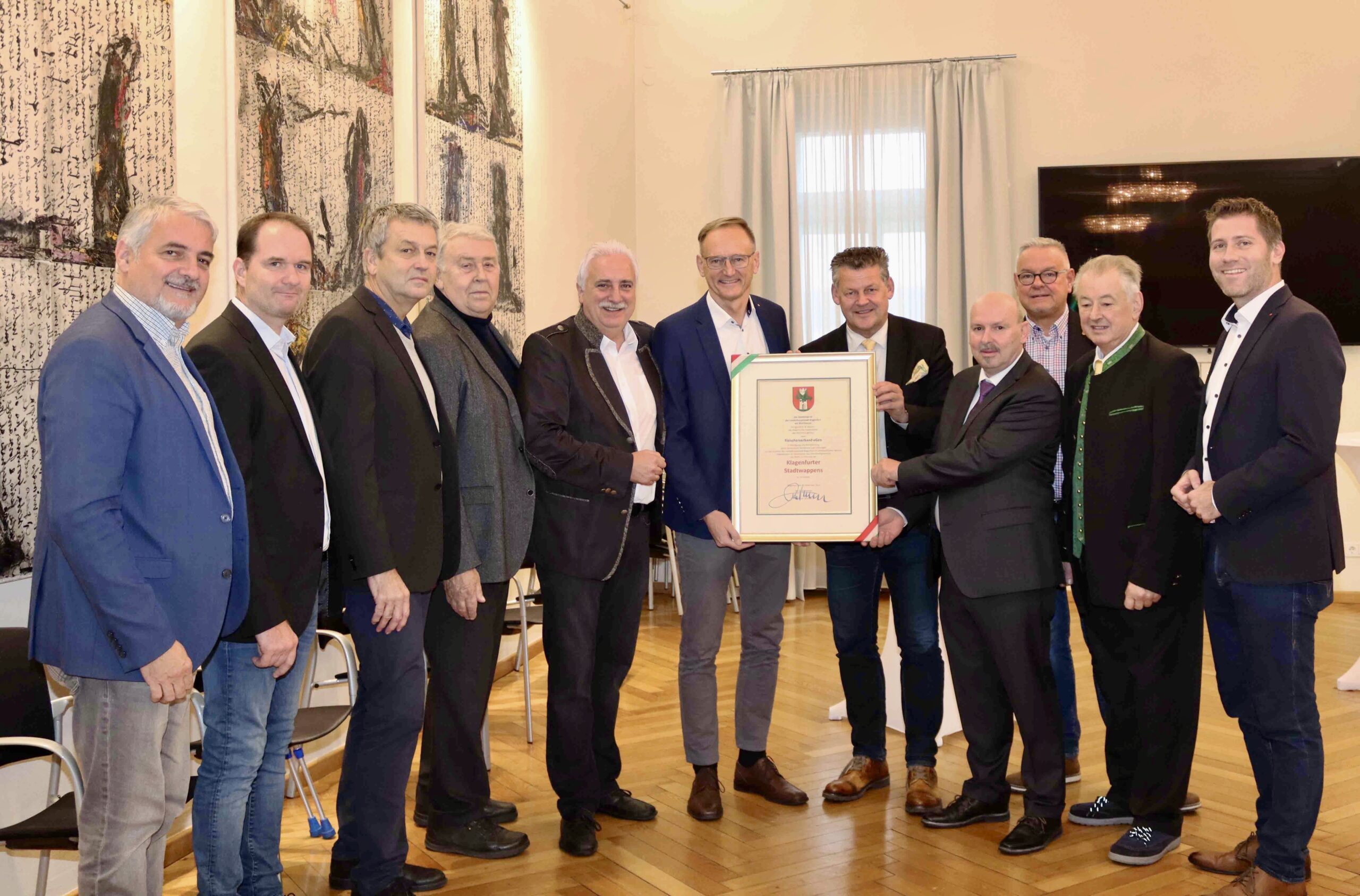 Kärntner Fleischerverband erhält das Klagenfurter Stadtwappen