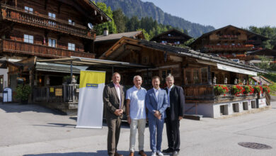 Robert Spevak, METRO Österreich (Abteilung Revision, Sicherheit, Krisenmanagement u. Arbeitsschutz sowie Leiter des Ressorts "Sicherheit im Handel" des Österr. Handelsverbands Oberrat Mag. Georg Frisch, Hauptlehroffizier des Instituts Wirtschaftsdienst der Heereslogistikschule sowie Mitglied der österreichischen Ernährungskommission Prof. DI(FH) Dr. Markus Gerschberger, Direktoriumsmitglied des Supply Chain Intelligence Institute Austria (ASCII) und Professor u.a. an der FH Oberösterreich sowie Dr. Robert Jakob, Finance Director METRO Group