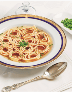 Da der Kaiser am liebsten Rindfleisch aß, gab es natürlich auch oft eine kräftigende Fritattensuppe. © DK Verlag / Hayden Dib