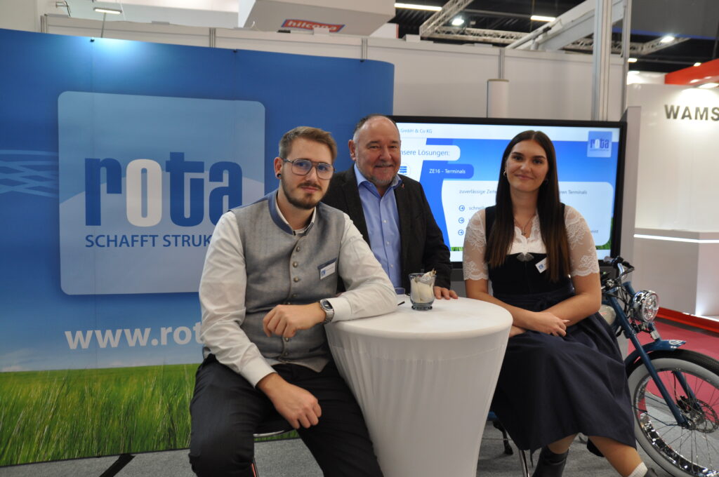 Personal- und Zeitmanagement-Lösungen stellte das Unternehmen Rota aus OÖ vor: Marvin Andraschko, GF und Fleischermeister Andreas Vogl sowie Salina Smajic (v. l. © HaRo