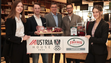 Bringen Kärntner Kulinarik nach Cortina: V.l. KTS-Schülerin Birgit Steiner, GF Christoph Frierss, WKK-Präsident Jürgen Mandl, Tourismuslandesrat Sebastian Schuschnig und KTS-Schülerin Nele Diechler © Frierss/Kampitsch