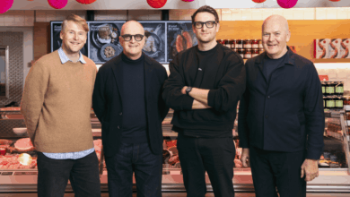 Erfolgreiche Zusammenarbeit: V.l.n.r.: Maximilian Heske (Head of Strategy Digiknall), Thomas Zedrosser (Geschäftsführer Radatz), Stefan Wacker (CEO Digiknall) und Franz Radatz (Inhaber und Geschäftsführer Radatz) © kidizin